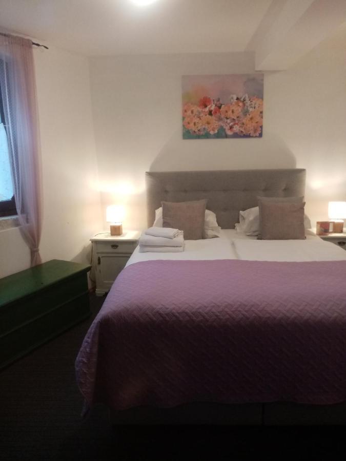 Rooms Serafin-Lavanda Motovun Exterior foto